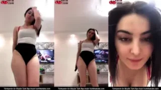 Ateşli Kızın Sakso Göstemini İzle